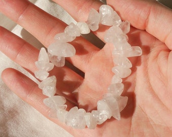 Gemstone bracelet crystal sliver chips • elastic, clear transparent gemstone