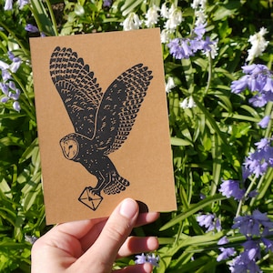 Kraft cardboard postcard owl with letter, hand-printed DIN A6 1 Karte