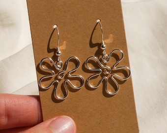 Small flower wire earrings with ear hooks • 925 sterling silver and silver-plated copper wire, 70s hippie boho Spongebob