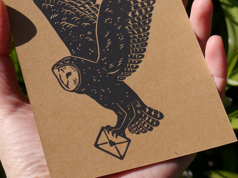 Carte postale en carton kraft hibou avec lettre, imprimée à la main DIN A6 image 4