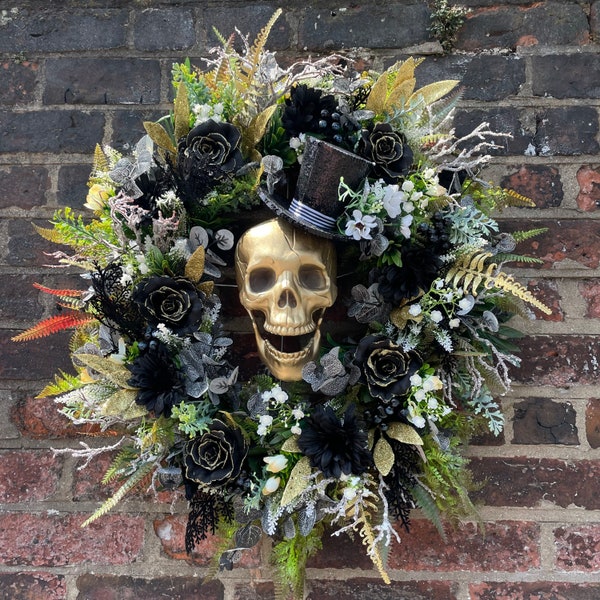 60cm Fabulous golden skull Halloween wreath