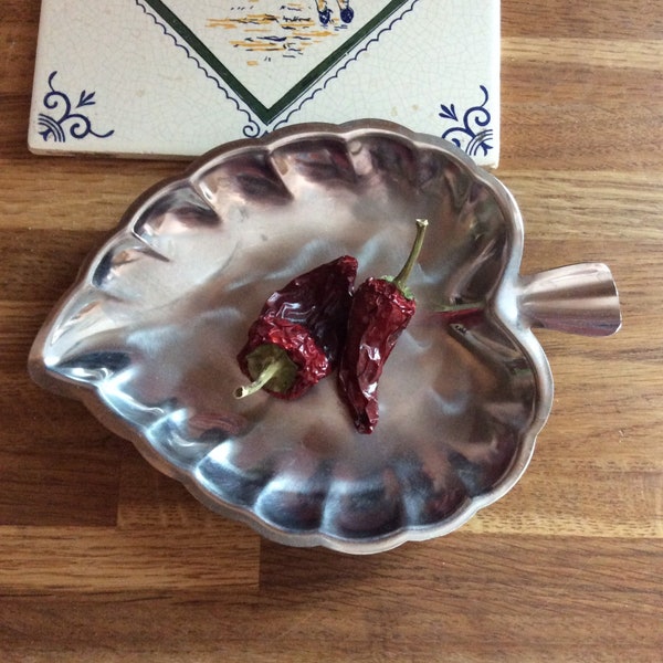 Leaf trinket dish