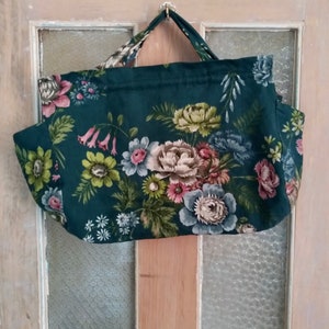 Roses print bag.