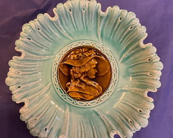 majolica cameo dish