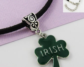 St Patricks Irish Shamrock Charm Pendant Necklace 46cm Faux Suede