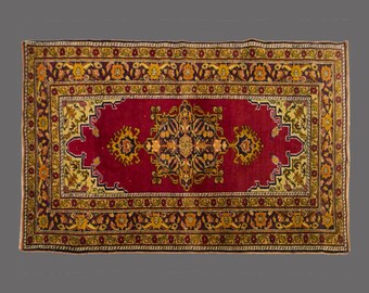 Vintage Turkish Rug 4x6.5 ft: Crimson Anatolian Medallion, Hand-Knotted Wool