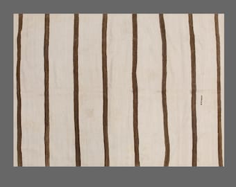 One-of-a-Kind Minimalist Turkish Kilim Rug 150x200 cm | 4.9x6.6 ft | 60+ Year Vintage