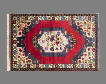 Vintage Konya Karapinar Rug, 4.3 x 5.9 ft Handmade Wool Rug, Turkish Anatolian Floral Medallion Area Rug