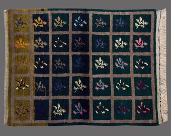 Handmade Turkish Wool Shaggy Rug: Bohemian Beni Ourain Style