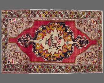 Carmine Bloom of Anatolia, Vintage Turkish Rug, 5 x 7 ft Rug, Vintage Rug