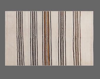 Handmade 1960s Minimalist Turkish Kilim 116×185 cm (3.8×6.1 ft) | Vintage 60+ Year Old Rug