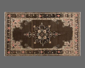 Vintage Turkish Rug 5x7: Handwoven Wool Carpet, Bohemian Area Rug