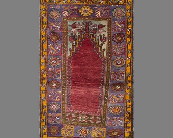 Vintage Turkish Prayer Rug, 3.4 x 5.1 ft, 105 x 156 cm, Handwoven Anatolian Wool Rug