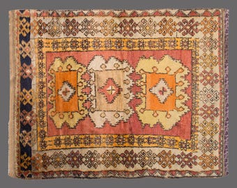 Vintage Turkish Wool Shaggy Rug: Bohemian Beni Ourain Style (4'9"x7'3")