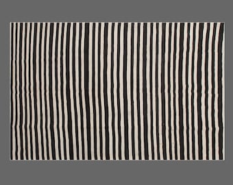 One-of-a-Kind Minimalist Turkish Kilim Rug 162x265 cm | 5.3x8.7 ft | 60+ Year Vintage