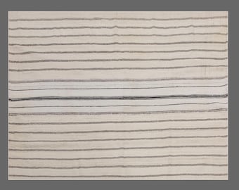 One-of-a-Kind Minimalist Turkish Kilim Rug 165x210 cm | 5.4x6.9 ft | 60+ Year Vintage