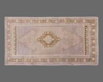 Vintage Handwoven Wool Rug, 135 x 290 cm, 4.4 x 9.5 ft, Faded Neutral Medallion Rug, Soft Pastel Area Rug