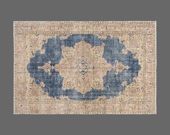 Exquisite Vintage Wool Rug 5'6" x 9'0" | 168 x 275 cm, Handwoven Turkish Bohemian Runner, Natural Dyes, 1960s Nomadic Design