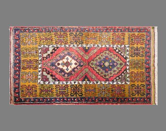 Vintage Turkish Prayer Rug, 3.3 x 5.4 ft, 101 x 166 cm, Handwoven Anatolian Wool Rug