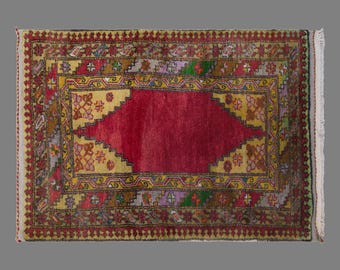 Vintage Turkish Prayer Rug, 3.3 x 4.6 ft, 100 x 140 cm, Handwoven Wool Mihrab Rug