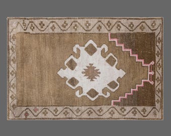 Small 60+ Year Old Turkish Oushak Rug | 90x135 cm (2.9x4.4 ft)