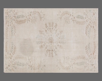Boho Vintage Wool Rug 6'0" x 10'2" | Handwoven Turkish Carpet with Rustic Anatolian Motifs | Antique Wool Rug for Living Room or Bedroom