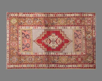 Vintage Turkish Prayer Rug, 3.3 x 5.2 ft, 101 x 160 cm, Handwoven Anatolian Wool Rug