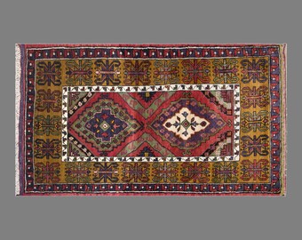 Vintage Turkish Prayer Rug, 3.4 x 5.7 ft, 105 x 175 cm, Handwoven Anatolian Wool Rug