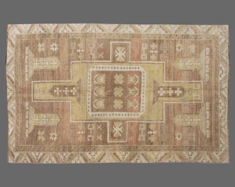Vintage Turkish Rug: Amber Medallion, Geometric Kars Rug 5x8