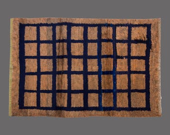 Handmade Wool Shaggy Rug: 4x6 Bohemian Beni Ourain Style