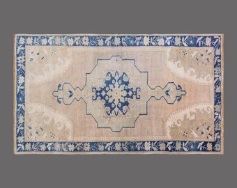Vintage Turkish Karapınar Rug: 4.5 x 7.5 ft, Handwoven Wool