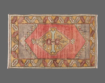 Turkish Rug, Area" Rug, Vintage Rug, 2'6 x 4'3 feet, Anatolian Rug, Antique Rug, Oriental Rug, Handmade Rug, Decorative Rug
