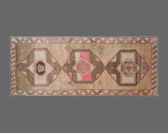 Antique Turkish Runner Rug – 5'7" x 14'3" – Vintage Oushak Hallway Rug – Handwoven Wool Carpet – Boho Kitchen or Entryway Runner Rug