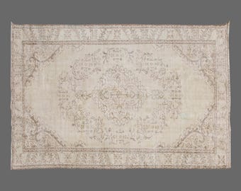 Vintage Oushak Turkish Rug: Handwoven Wool Area Rug (6.2 x 9.10 ft.)