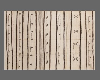 Minimalist Vintage Turkish Kilim Rug 168x250 cm (5.5x8.2 ft) | Handwoven 60+ Years Old