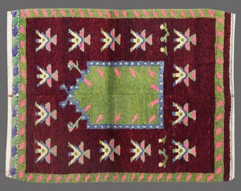 Handmade Wool Shaggy Rug: Bohemian Beni Ourain Style (3'6"x4'6")