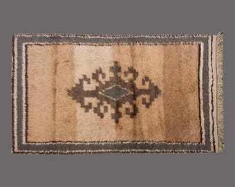 Handmade Wool Shaggy Rug: Bohemian Beni Ourain Style, Vintage Turkish Flokati (3'8"x6'4")
