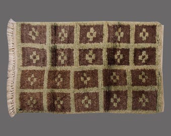 Handmade Wool Shaggy Rug: Bohemian Beni Ourain Style, Vintage Turkish Flokati