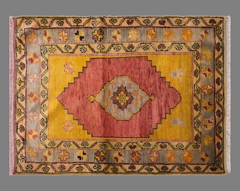 Vintage Turkish Prayer Rug, 3 x 3.9 ft, 90 x 120 cm, Handwoven Anatolian Wool Rug