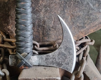 Tauran Axe