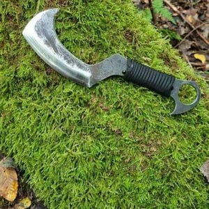 Petit couteau multi-usages forgé à la main en forme de Chepesh en acier au carbone avec étui Kydex robuste