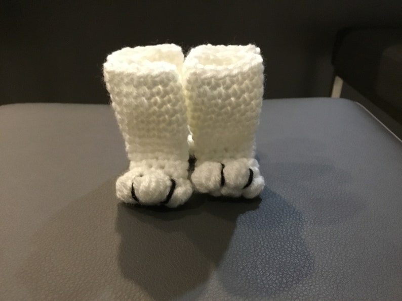 Crochet Cat Paw Chair Socks White