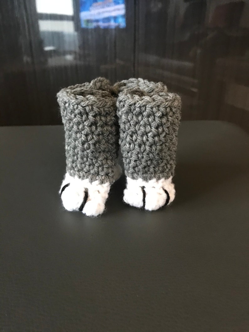 Crochet Cat Paw Chair Socks Dark Grey