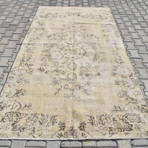 4x9 Vintage Oushak Rug: Muted Cream Turkish Area Rug