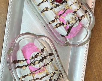 Banana finta spaccata / Cibo finto da esporre / Prop di gelato finto