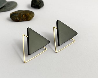 Minimalist earrings triangle, minimalist and geometric earrings made of polymer clay and gold brass