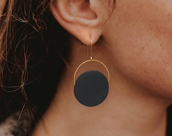 Long black earrings with golden brass - Geometric earrings - Minimal and original design