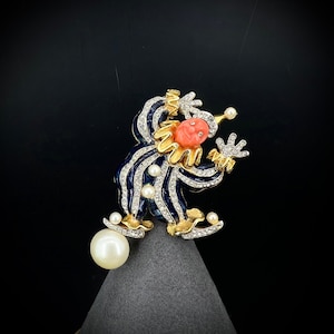 Hattie Carnegie Signed Clown Brooch image 3