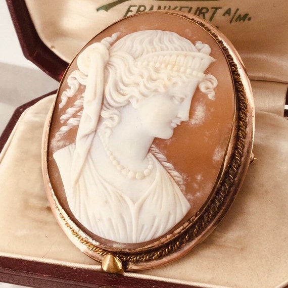 Victorian English Pendant Brooch Cameo Rose and 1… - image 1