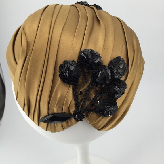 1940s Satin & Sequined Hat - image 4